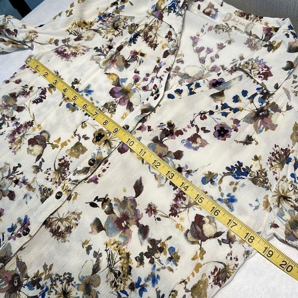 Altar’d State Button Down Blouse Shirt Top Floral Size Medium Lace Detail Ruffle - Picture 9 of 11